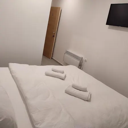 Bisina Apartment *